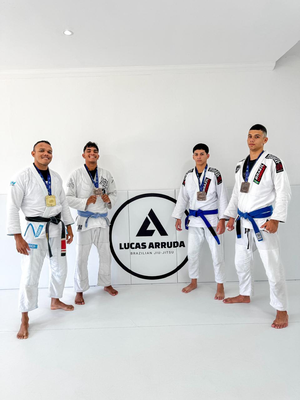 Treino de jiu-jitsu na BAZE Academy Barra de São João